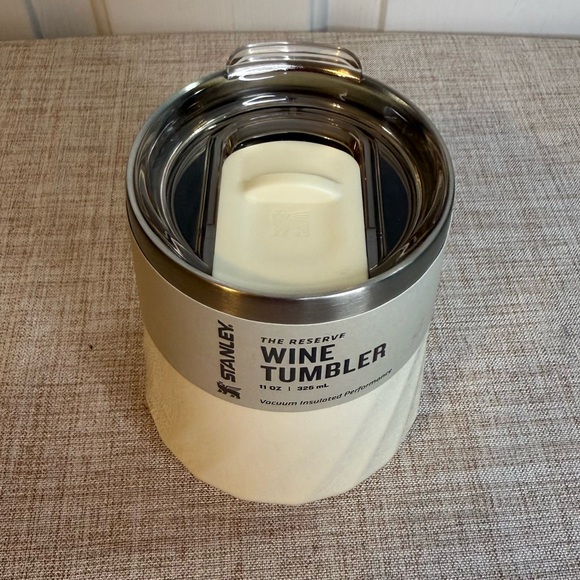 Stanley Reserve Wine Tumbler 11 oz Cream Gloss New - Stainless Steel with Lid - Picture 2 of 7